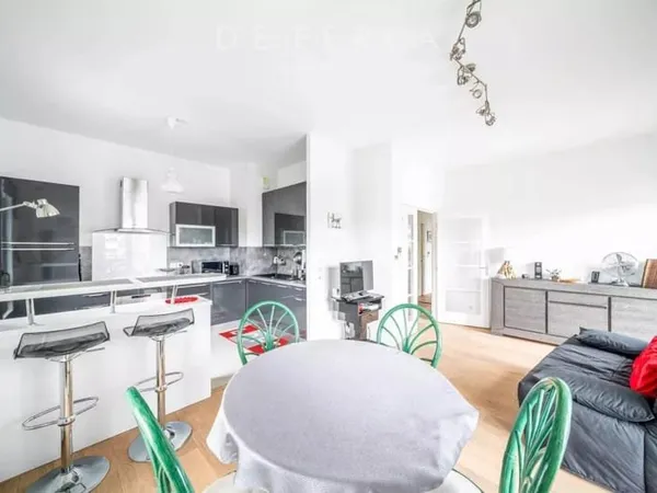 2 pièces immeuble PMR