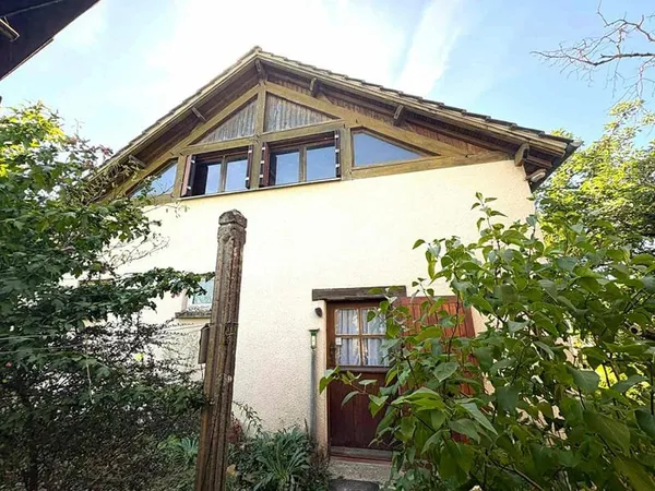 Maison à rénover et grand atelier à Villemandeur