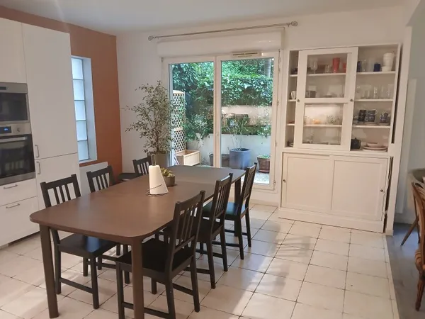 Loue chambre dans appartement