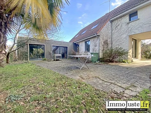 Maison d'architecte 151m2 sur un terrain de 1675m2