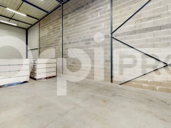 Local d'activité 230 m²