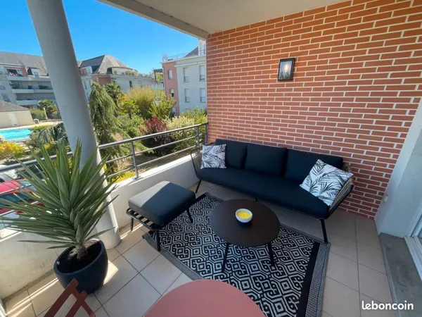 Appartement 65 m² rénové - 2 chambres - balcon - parking - résidence avec piscine à Fondettes