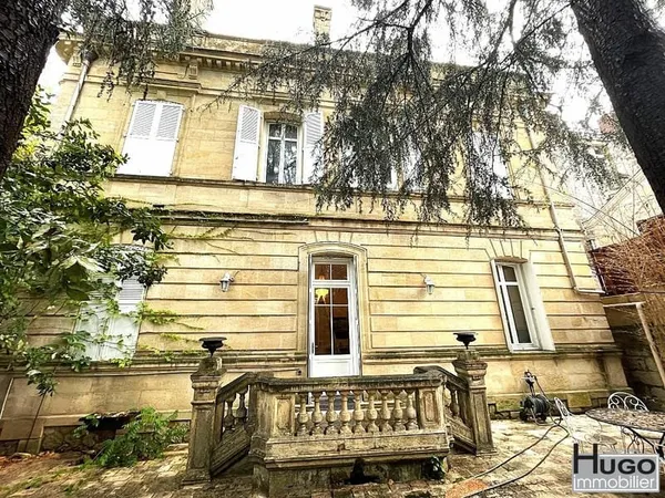 BORDEAUX BASTIDE- JARDIN BOTANIQUE- ENSEMBLE IMMOBILIER 2 LOTS 380M² + CAVE 100M² + JARDIN 170M².