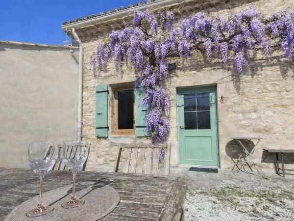 Mas de caractère 80 m2, 3 pièces, environnement exceptionnel