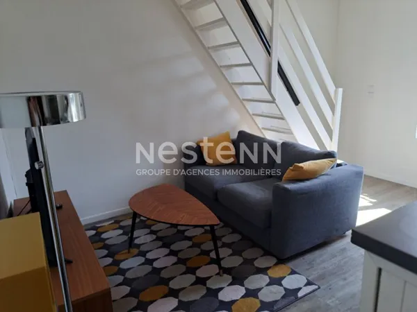 T1 BIS MEUBLE EN DUPLEX - SECTEUR COQUEBERT - JACQUART