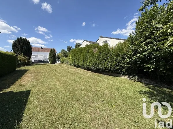 Terrain 989 m²