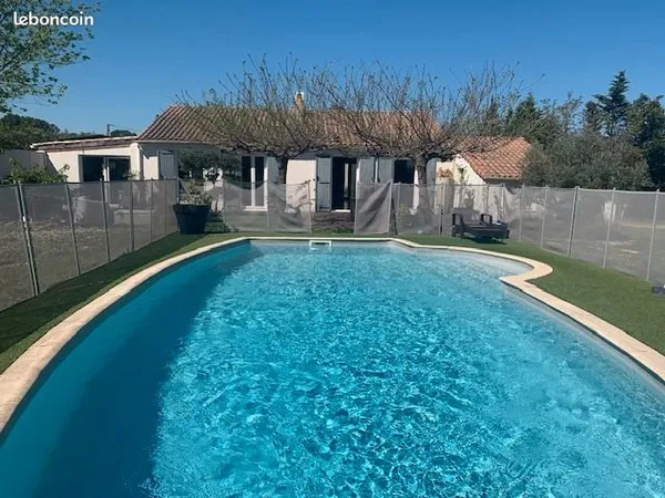 Maison individuelle (Panneaux /piscine /Terrain 2500m2)