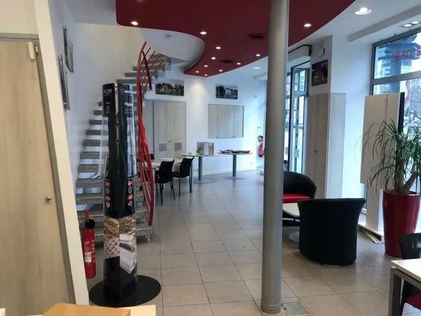 Boutique 2 pièces 114 m²