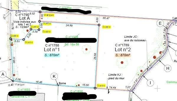 Terrain constructible viabilisé de 870m²