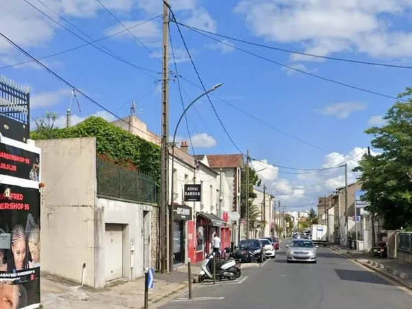Boutique 2 pièces 200 m²