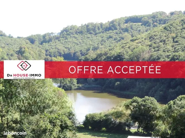 Terrain 827200 m² oyeu