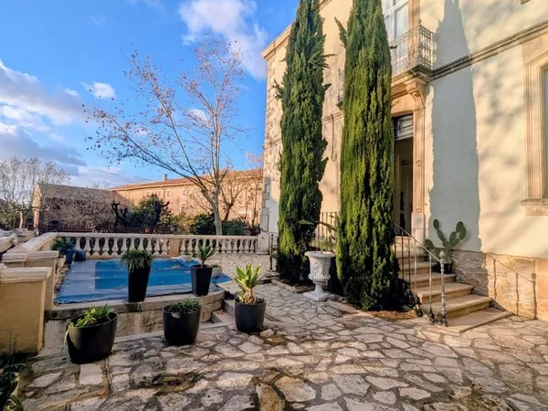 Maison de caractère à Oupia 170 m2 + garage 100 m2 Pisci