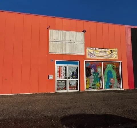 Local commercial 303 m²