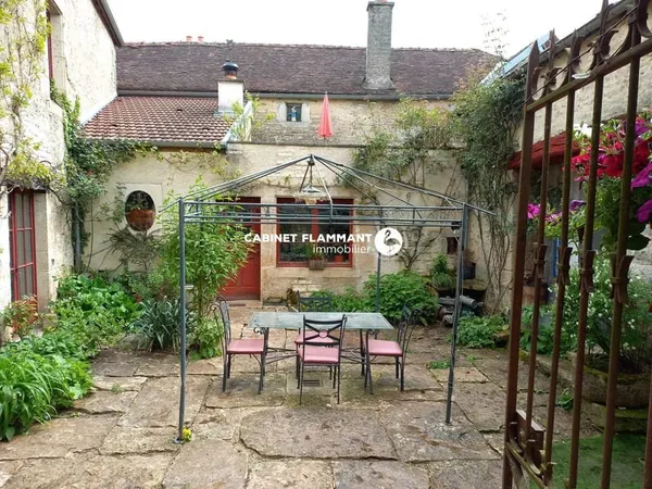 MAISON DE CARACTERE