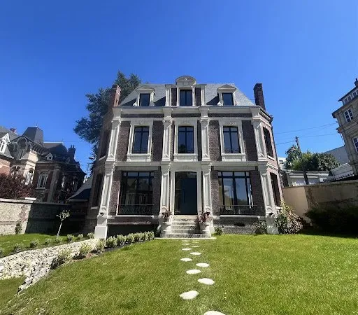 Maison 6 pièces 180 m²