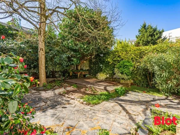 À vendre chez Blot Immobilier - Maison 5 chambres, Quartier Chalâtres / Rond-point de Paris