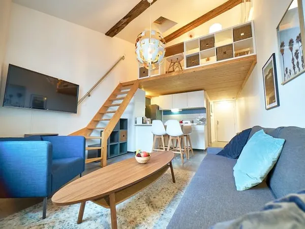 Immeuble mixte en pleine propriété, 4 appartements et un local commercial au RDC