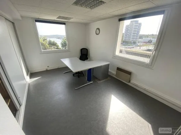 Bureau 87 m²