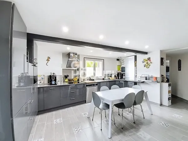 MAISON À VENDRE DE 5 PIÈCES DE 123,00 M²
