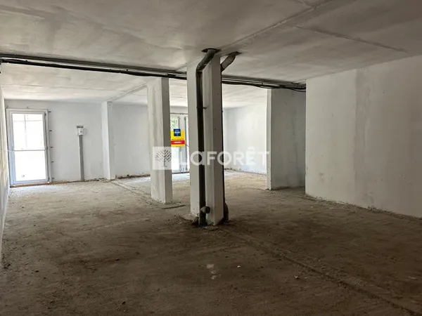 Local commercial 105 m²