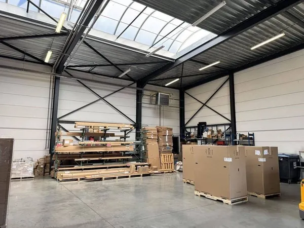 Entrepôt 4743 m²