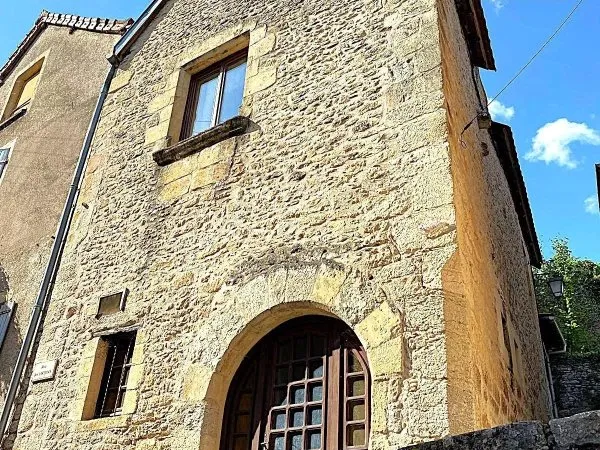À VENDRE – IMMEUBLE DE RAPPORT – 2 LOGEMENTS à MONTIGNAC-LASCAUX