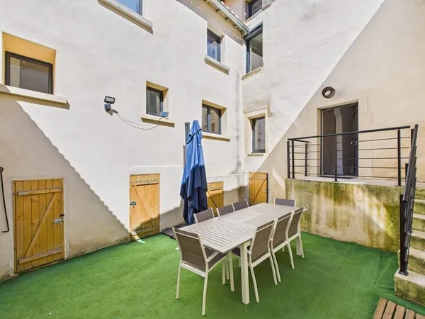 Maison de village rénovée au coeur de l'Enclave des Papes