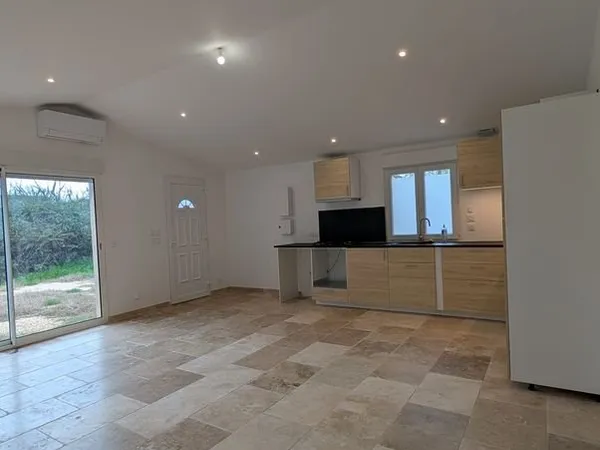 Bureau et espace de travail Location Trets  90m² 1200€