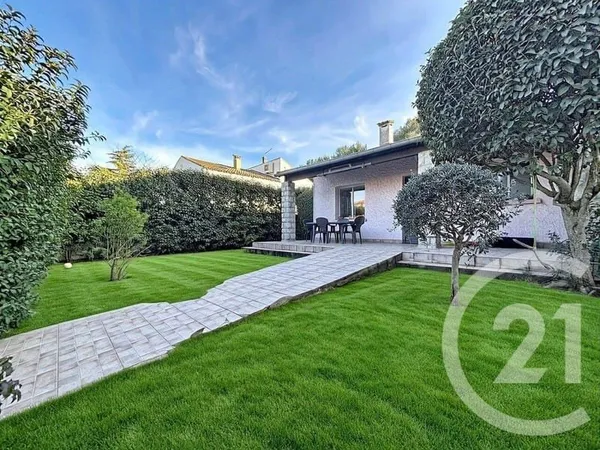 Maison de plain-pied 4 pièces 96 m²
