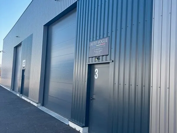 Entrepôt - Local d'activité - Hall de stockage