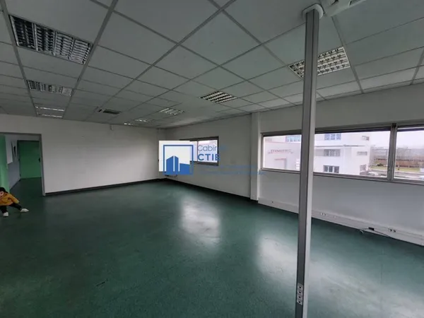 Bureaux 310 m²