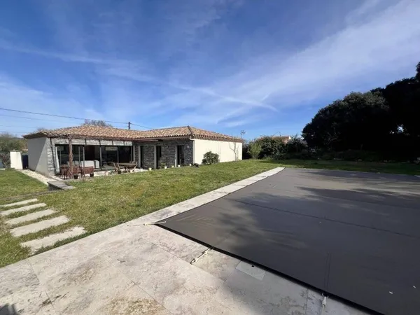 Maison de plain-pied 6 pièces 117 m²
