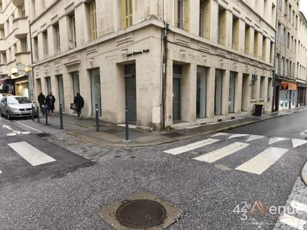Local commercial Saint- Etienne centre