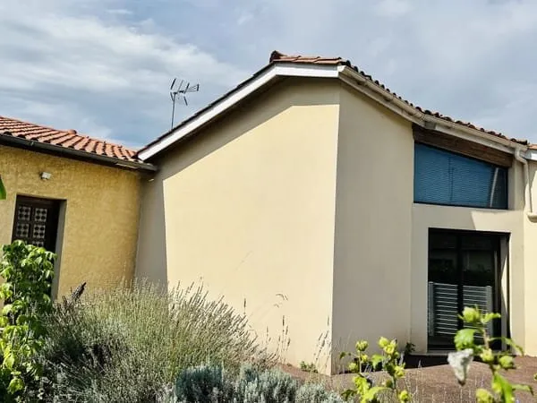 Maison atypique de 3 chambres avec piscine intérieure