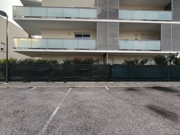 Parking 12 m²
