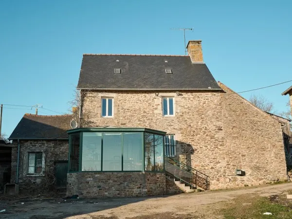 Rare et exceptionnel maison à rénover en pierres à seulement 5 mn du centre de Vitré