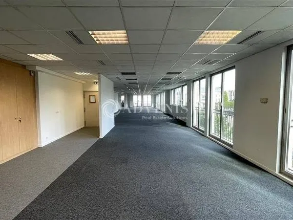 Bureaux 798 m²