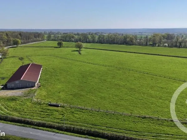 Terrain 15 026 m² Bressolles