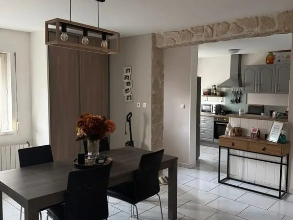 Charmante Maison 2 Chambres avec Cour et Stationnement sur Valenciennes
