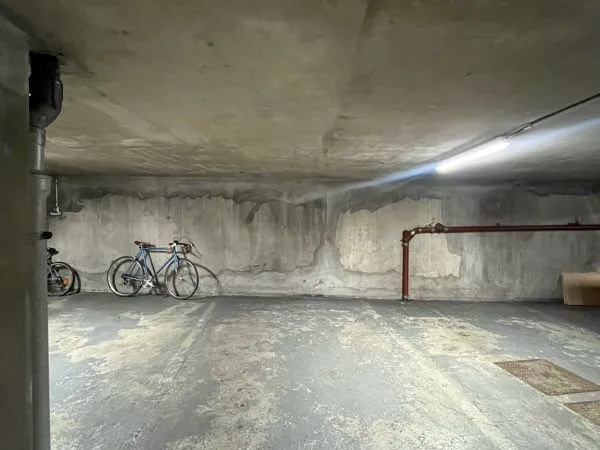 Place de Parking sécurisée