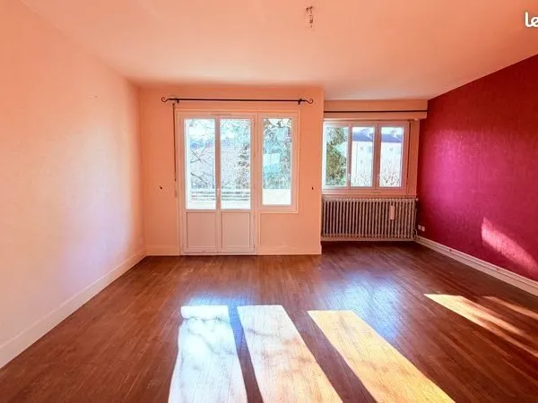 Appartement T3 - rue des Thermes