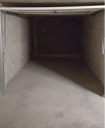 Garage à louer tout près de la place Jean Mace . Disponible à partir du 5 juin