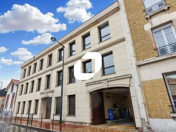 Bureaux 766 m²