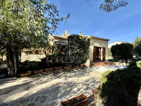 L'Isle-sur-la-Sorgue, à vendre en exclusivité, maison de 94 m² avec garage sur 2 245 m² de terrain d