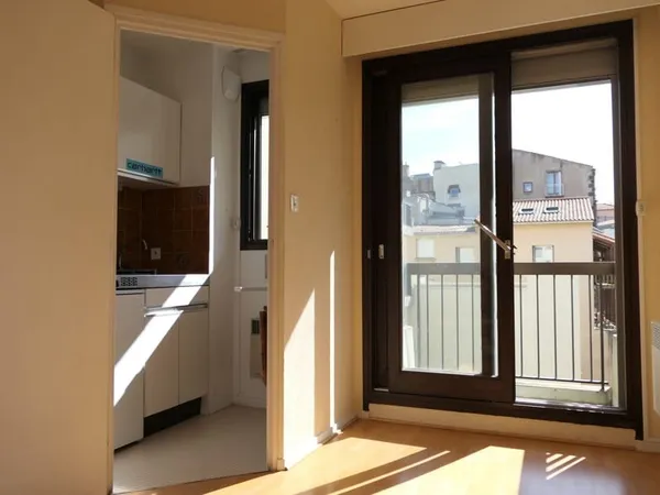 Studio dans résidence sécurisée CENTRE VILLE derrière le c