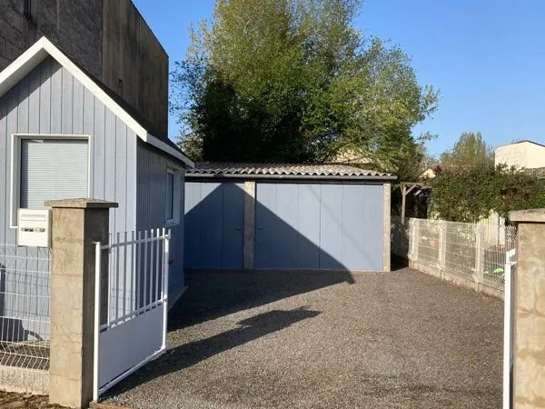 À vendre ensemble de garages, dépendance, parking