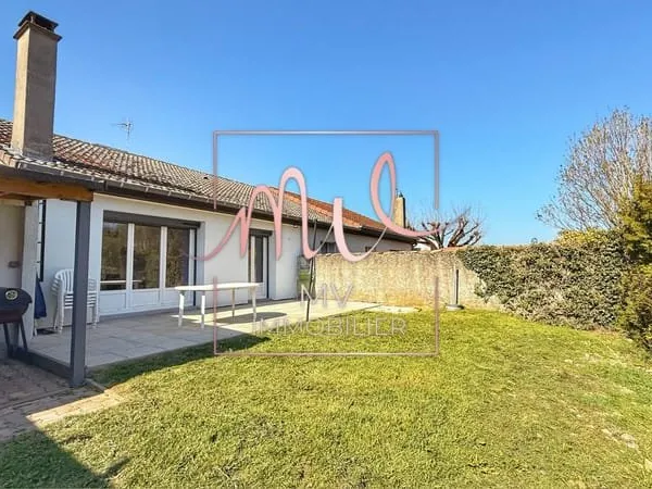 BEAUCROISSANT, Maison mitoyenne avec garage