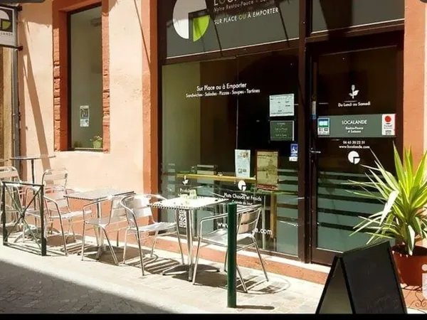 Immeuble commercial 85 m²