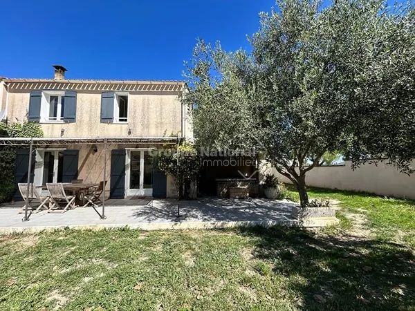 Maison St Etienne Du Gres 4 pièce(s) 108 m2 - jardin - garage