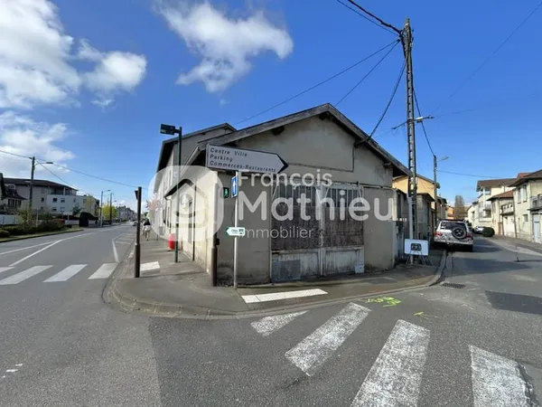 Villars-les-Dombes - Entrepôt d'environ 59m2 au sol + 20m2 de mezzanine